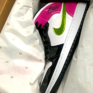 Jordan 1 Mid SE